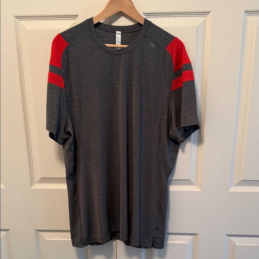 Men's Lululemon Athletic Short Sleeved Workout Shirt 1X